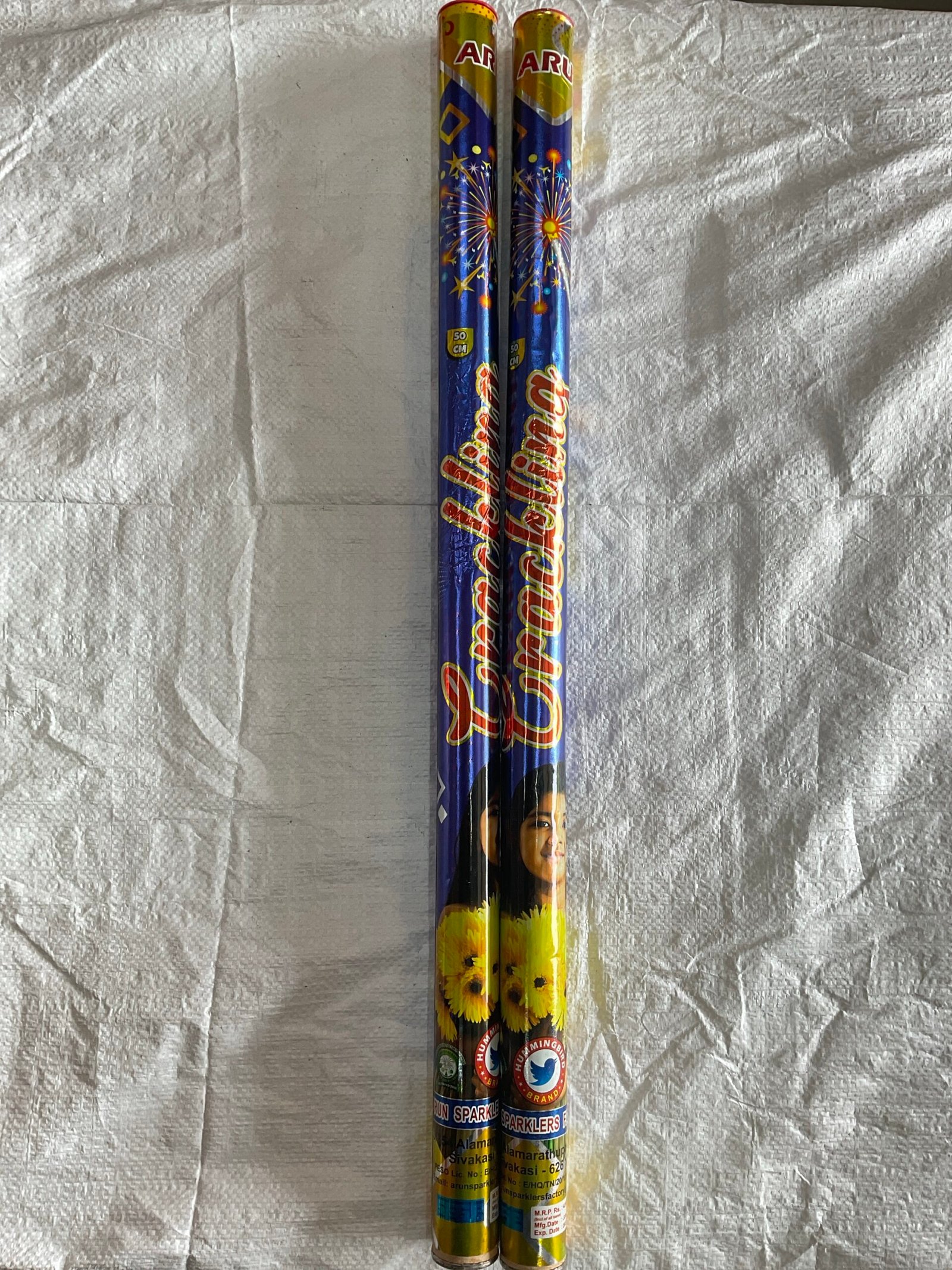2b829707-4ca9-4629-b36b-125923d5db0b-418-0000005cd65bef05_file 50 CM Crackling Sparklers - Image 1